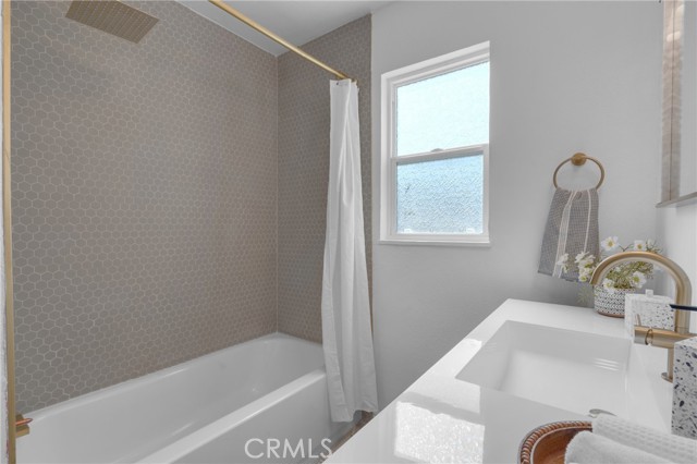5796 Mountain View Avenue, Riverside CA: https://media.crmls.org/medias/b9c3e141-f8e9-4979-8ef9-b0dccb548501.jpg