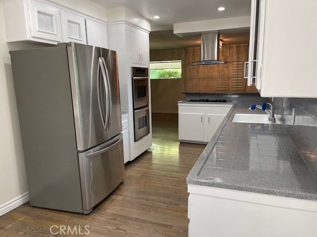 Detail Gallery Image 12 of 19 For 5301 Bluebell Ave, Valley Village,  CA 91607 - 3 Beds | 2 Baths
