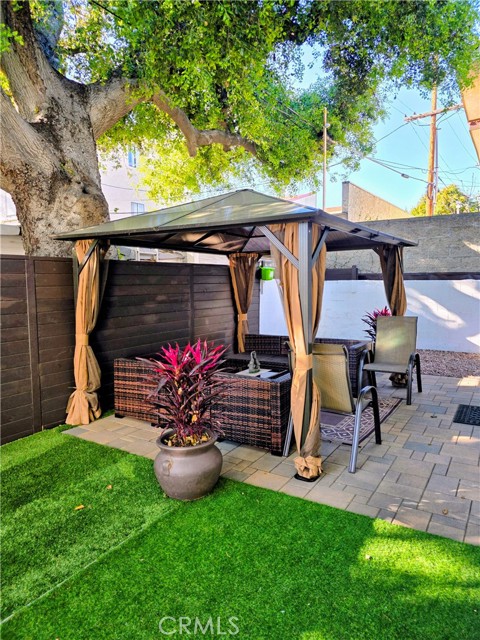 Detail Gallery Image 12 of 15 For 523 Fischer St, Glendale,  CA 91205 - 2 Beds | 3 Baths