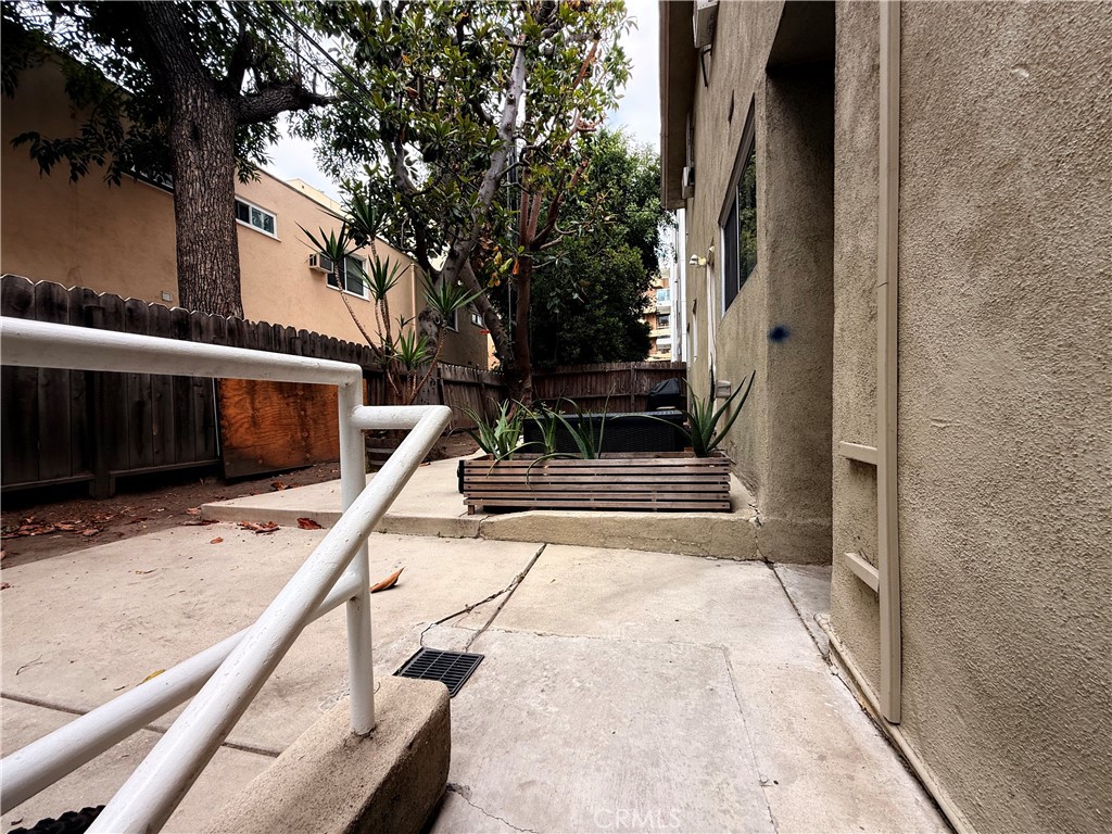 https://media.crmls.org/medias/b9c47749-b5ea-4bfd-aebe-18aa878a5eab.jpg?preset=X-Large