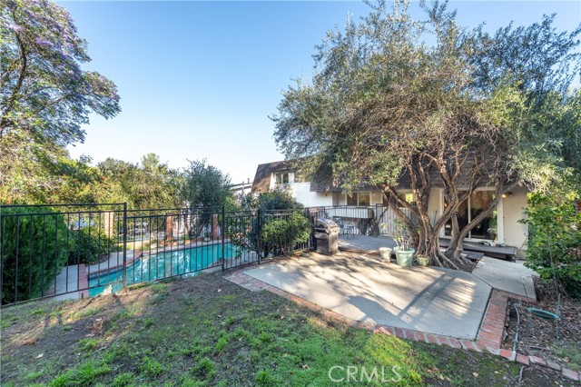 Detail Gallery Image 16 of 17 For 17005 Escalon Dr, Encino,  CA 91436 - 3 Beds | 2/1 Baths