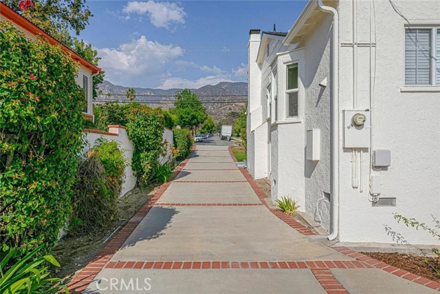 Detail Gallery Image 43 of 56 For 1606 Bel Aire Dr, Glendale,  CA 91201 - 2 Beds | 1 Baths