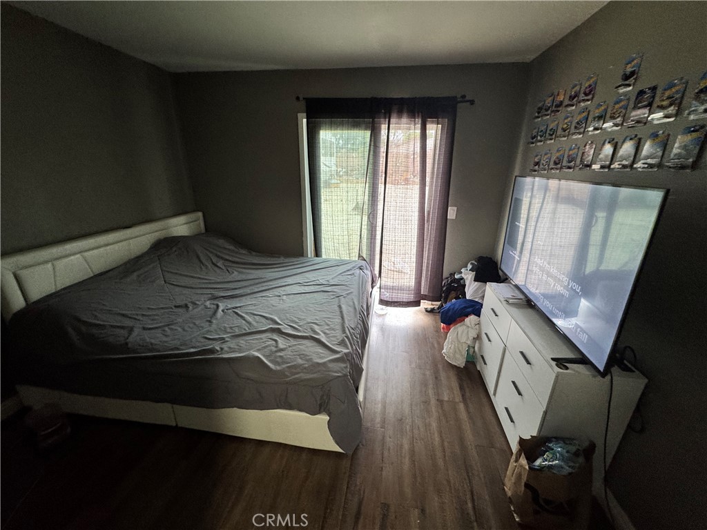 https://media.crmls.org/medias/b9c5614d-72d4-4682-a1a1-2ae078406222.jpg?preset=X-Large