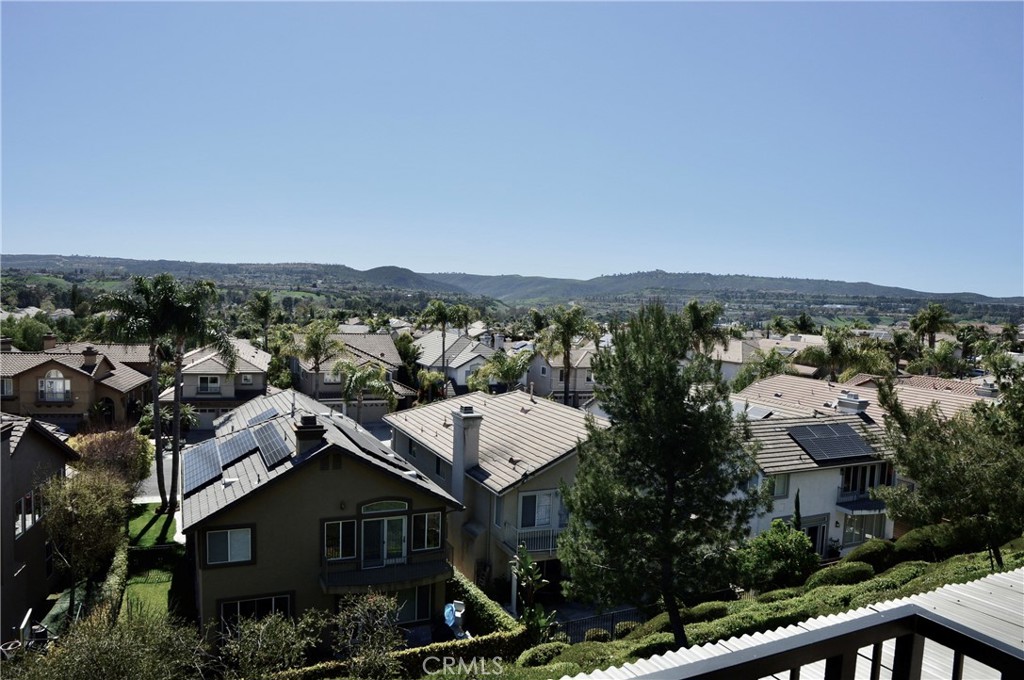 MLS #OC25069842 img 6