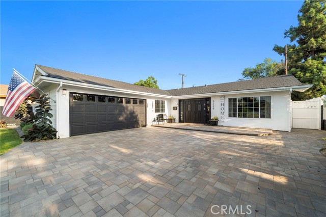 5228 E Minuet Lane, Anaheim CA: https://media.crmls.org/medias/b9c5cf71-b461-4ce0-ad19-dc9b706c0e8b.jpg