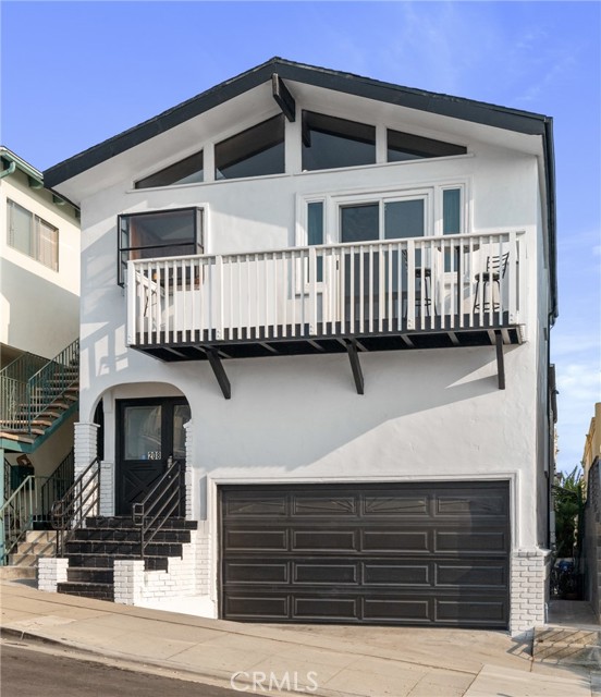 Detail Gallery Image 3 of 42 For 208 Marine Ave, Manhattan Beach,  CA 90266 - 3 Beds | 2 Baths