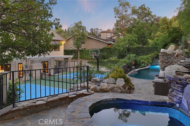 6137 Paseo La Vista, Woodland Hills CA: https://media.crmls.org/medias/b9c67c23-77fd-4bcf-8722-7d8a555b406b.jpg