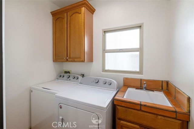 202 N Irena Avenue, Redondo Beach CA: https://media.crmls.org/medias/b9c6f32a-769c-45b3-aa08-7be56493e374.jpg