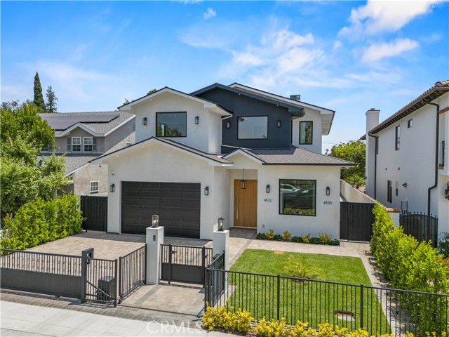 Detail Gallery Image 3 of 75 For 4532 Katherine, Sherman Oaks,  CA 91423 - 6 Beds | 6/1 Baths
