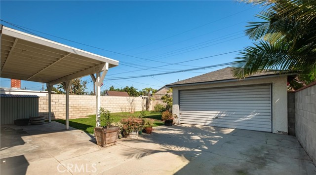 Detail Gallery Image 5 of 44 For 15202 Florwood Ave, Lawndale,  CA 90260 - 5 Beds | 3 Baths