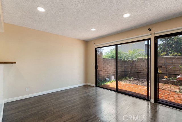 Detail Gallery Image 8 of 34 For 1432 E Foothill Bld, Glendora,  CA 91741 - 2 Beds | 2/1 Baths