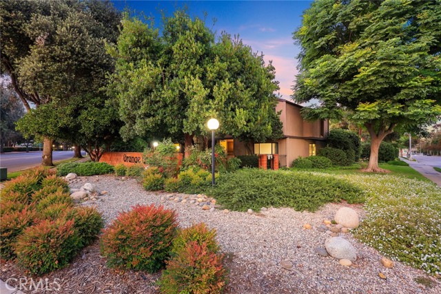 242 N Orange Grove Boulevard, Pasadena CA: https://media.crmls.org/medias/b9c7bd07-1c17-4864-849b-e015529ed4dc.jpg