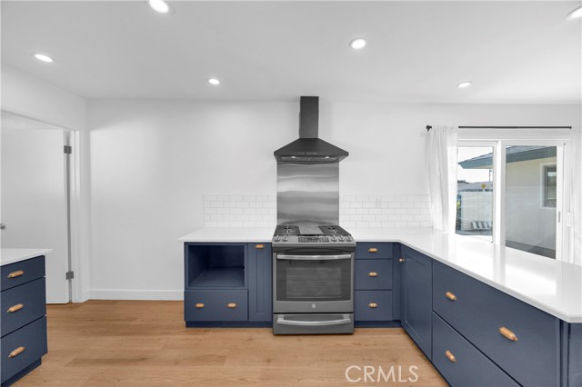 Detail Gallery Image 9 of 37 For 2527 E Brookside, Orange,  CA 92867 - 4 Beds | 2 Baths