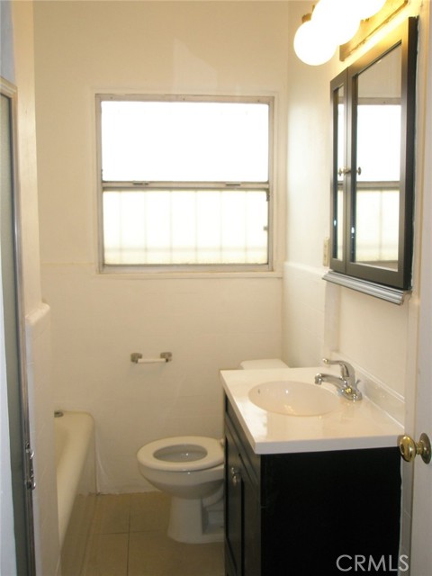 1237 S 3rd Street, Alhambra CA: https://media.crmls.org/medias/b9c83951-fa8a-43d9-bb28-17ff8ff38c85.jpg