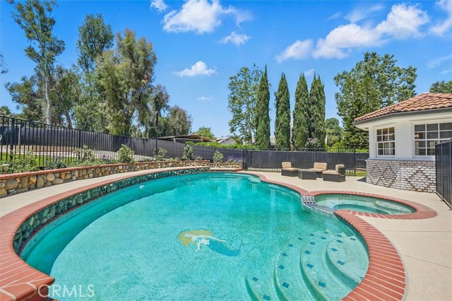 922 Carefree Drive, Simi Valley CA: https://media.crmls.org/medias/b9c89b9a-87bd-4397-ab9c-3e948ded04da.jpg
