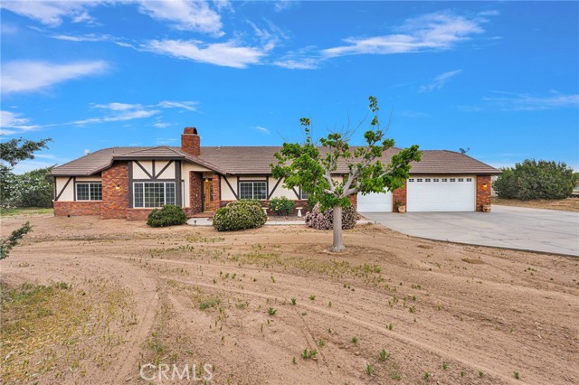 Detail Gallery Image 2 of 61 For 12830 Cedar, Hesperia,  CA 92344 - 3 Beds | 2/1 Baths