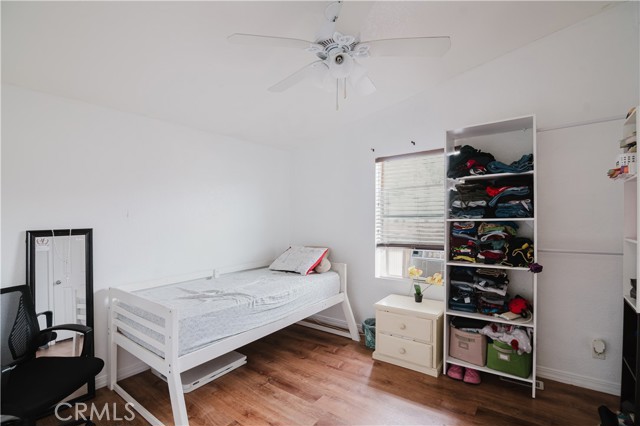 250 N Linden Avenue, Rialto CA: https://media.crmls.org/medias/b9c907dc-1832-40d4-a99c-d6f0a9a6ea1d.jpg
