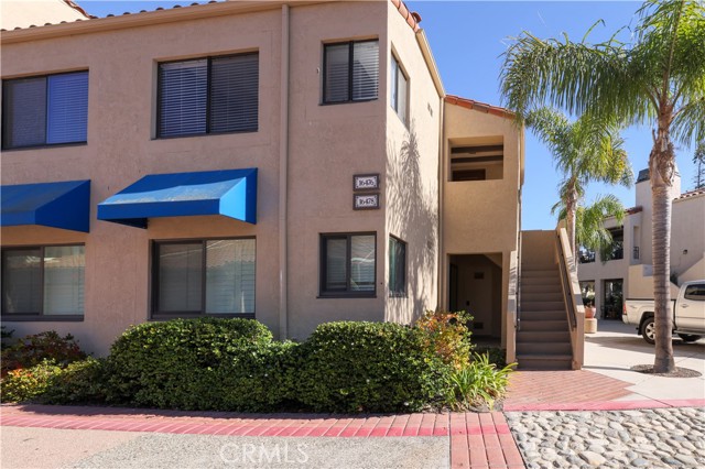 Detail Gallery Image 5 of 59 For 16476 Bordeaux Ln #214,  Huntington Beach,  CA 92649 - 2 Beds | 2 Baths