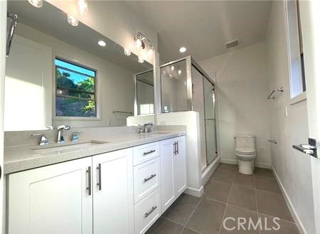 https://media.crmls.org/medias/b9c9e599-363c-46a2-bb0c-e306979bb847.jpg?preset=X-Large