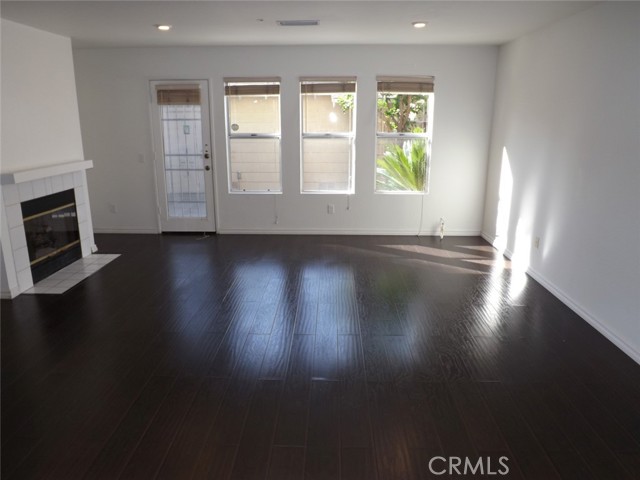 476 E Center Street, Anaheim CA: https://media.crmls.org/medias/b9ca7492-b07d-4399-a1f6-1b0b5474bcdf.jpg