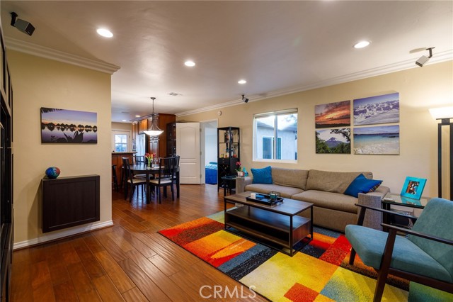 Detail Gallery Image 7 of 27 For 17726 Martha St, Encino,  CA 91316 - 3 Beds | 2 Baths