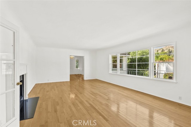 Detail Gallery Image 7 of 31 For 1525 Princess Dr, Glendale,  CA 91207 - 3 Beds | 2 Baths