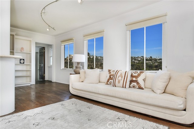 Detail Gallery Image 29 of 40 For 8383 Wyndham Rd, Los Angeles,  CA 90046 - 3 Beds | 2/1 Baths