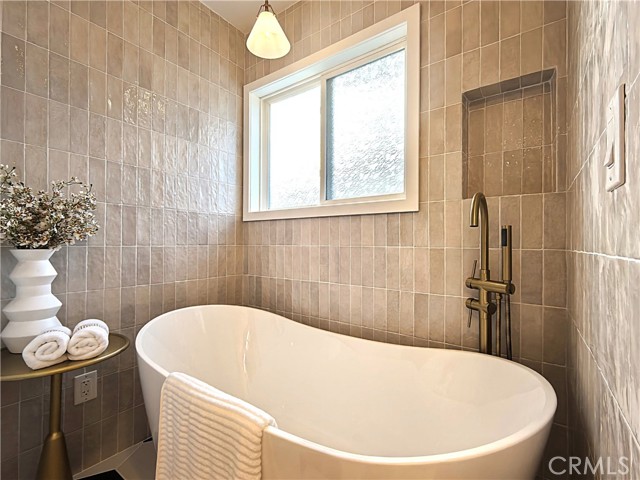 Detail Gallery Image 22 of 35 For 9331 Cape Cod Dr, Huntington Beach,  CA 92646 - 4 Beds | 3 Baths