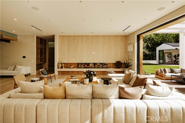 5461 Bothwell Road, Tarzana CA: https://media.crmls.org/medias/b9cc9752-2d3e-4ffd-bcfc-97a565ec5b33.jpg