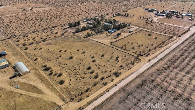 Detail Gallery Image 5 of 47 For 27002 via Seco St, Apple Valley,  CA 92308 - 4 Beds | 2 Baths