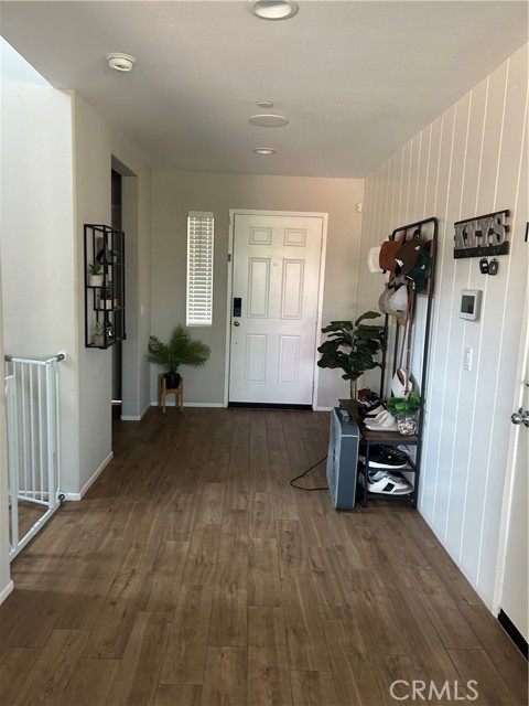 691 Black Cherry Street, San Jacinto CA: https://media.crmls.org/medias/b9ce07a7-c636-4a6c-842d-63bedac4cd9a.jpg