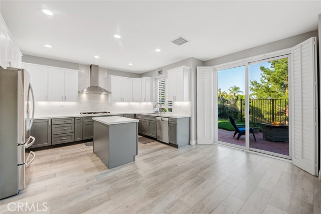 11226 Ravenna Lane, Porter Ranch CA: https://media.crmls.org/medias/b9ce1e2f-b073-402a-8edb-acd38623a752.jpg