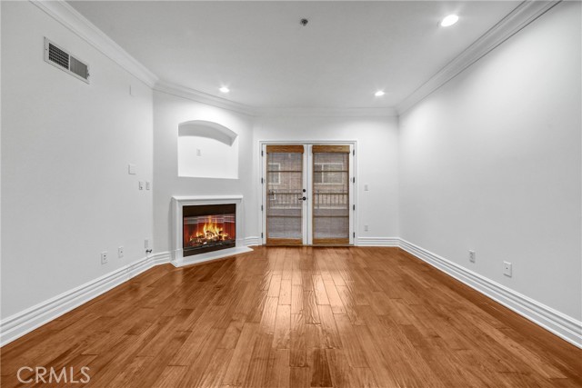 12026 Hoffman Street, Studio City CA: https://media.crmls.org/medias/b9ce3d13-7abf-4fad-883b-0cbc2f104974.jpg