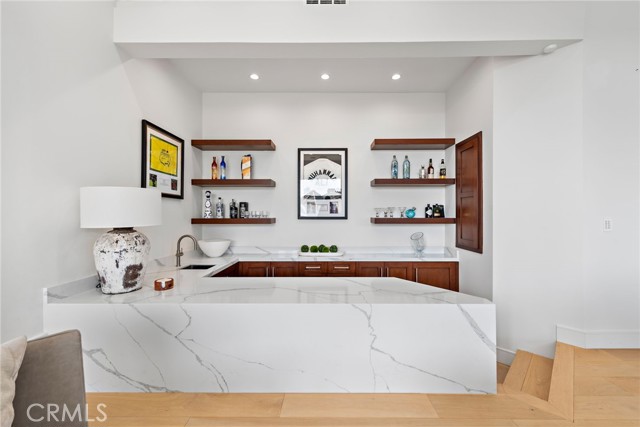 2907 Cliff Drive, Newport Beach CA: https://media.crmls.org/medias/b9ce529d-6fbe-4ea8-a188-e67ca6d4b662.jpg