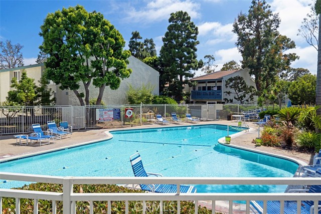 802 Camino Real, Redondo Beach, California 90277, 3 Bedrooms Bedrooms, ,2 BathroomsBathrooms,Residential,Sold,Camino Real,OC22093224