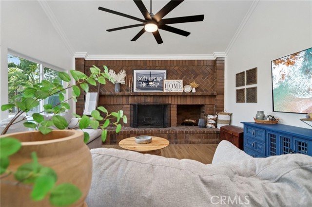 242 N Camino Arroyo, Anaheim CA: https://media.crmls.org/medias/b9cf2521-2c5c-4c7a-adb6-b325a9c9d40e.jpg