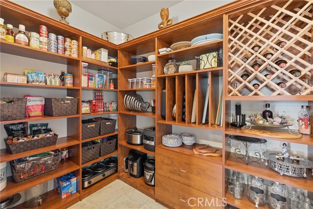 Detail Gallery Image 15 of 55 For 4882 Hawk Ridge Ave, Fontana,  CA 92336 - 4 Beds | 3/1 Baths