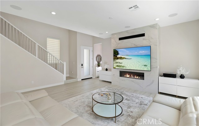 230 Holliston, Lake Forest CA: https://media.crmls.org/medias/b9cf39a3-a627-4df5-bcf6-584651508e92.jpg