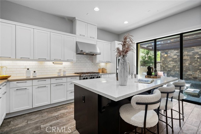 18 Goldenrod, Lake Forest CA: https://media.crmls.org/medias/b9cf9e81-3526-45ad-b4d4-d91eb6e5783a.jpg