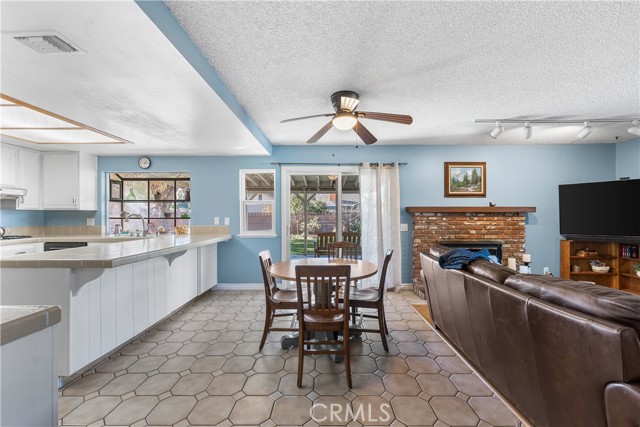 Detail Gallery Image 22 of 60 For 1635 Staffordshire, Lancaster,  CA 93534 - 4 Beds | 3 Baths