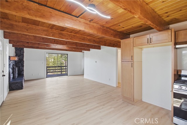 Detail Gallery Image 5 of 47 For 2386 Independence Ln, Running Springs,  CA 92382 - 2 Beds | 1/1 Baths