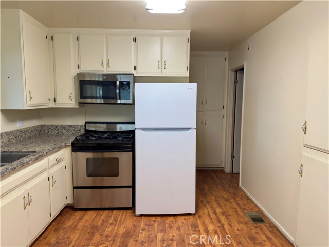 26500 Amador Lane, Lake Arrowhead CA: https://media.crmls.org/medias/b9d039e3-fe15-4fc2-94d0-01d125be2117.jpg