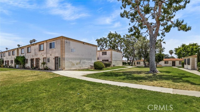 Detail Gallery Image 1 of 24 For 1001 E Camile St #F4,  Santa Ana,  CA 92701 - 2 Beds | 1/1 Baths