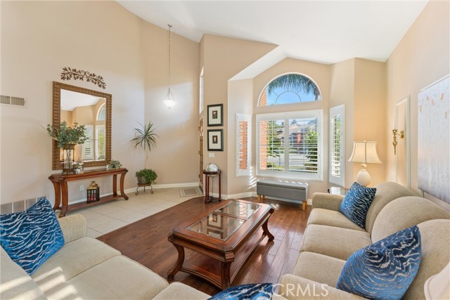 Detail Gallery Image 13 of 52 For 3480 Mountainside Cir, Corona,  CA 92882 - 4 Beds | 2/1 Baths