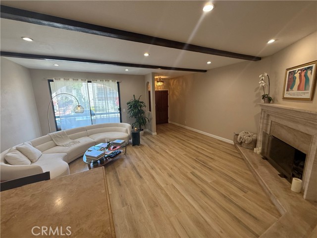 Detail Gallery Image 5 of 25 For 5346 Zelzah Ave, Encino,  CA 91316 - 3 Beds | 4 Baths