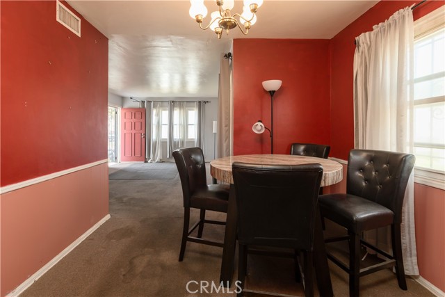 10314 S Wilton Place, Los Angeles CA: https://media.crmls.org/medias/b9d0ef93-d13a-4dff-afcb-5d04a2c84342.jpg