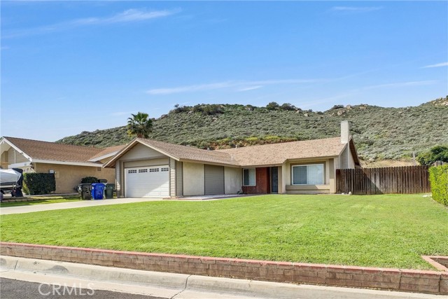 Detail Gallery Image 11 of 39 For 4549 Pinto, Jurupa Valley,  CA 92509 - 3 Beds | 2 Baths