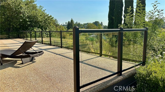 5433 Beeler Avenue, Woodland Hills CA: https://media.crmls.org/medias/b9d1bd1b-7786-4bed-9498-56b1e1713e28.jpg