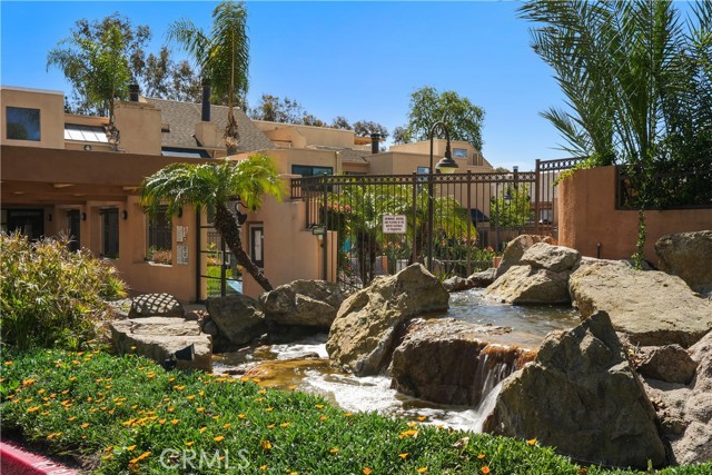 25712 Le Parc, Lake Forest CA: https://media.crmls.org/medias/b9d1d8f1-c4fd-4620-b422-64c064e27a09.jpg