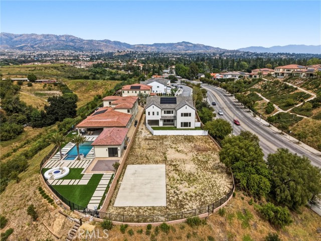 Detail Gallery Image 37 of 38 For 10542 Wood Briar Ct, Chatsworth,  CA 91311 - 5 Beds | 5/1 Baths